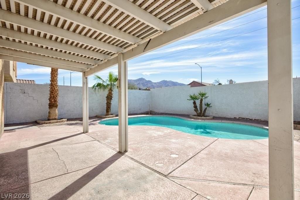 6533 Elk Creek Ln - Photo 3 of 21