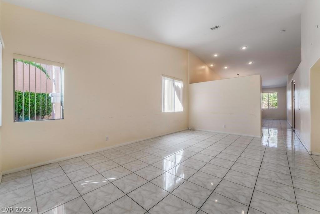 9600 Atwood Ave - Photo 5 of 31