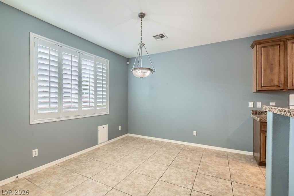 333 Shimmering Moon St - Photo 5 of 28