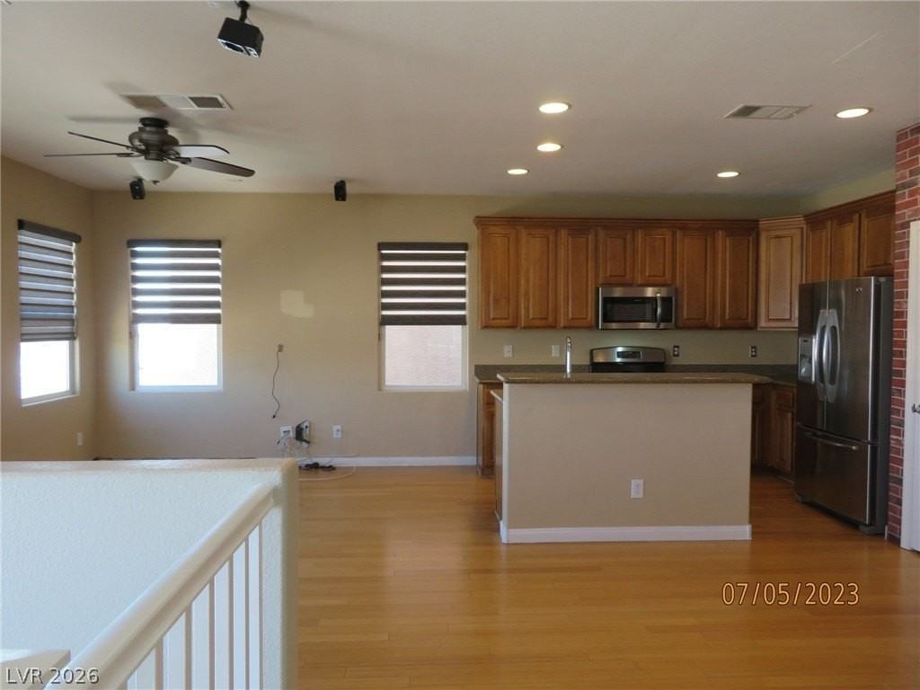 9342 Autumn View Ave - Photo 3 of 20