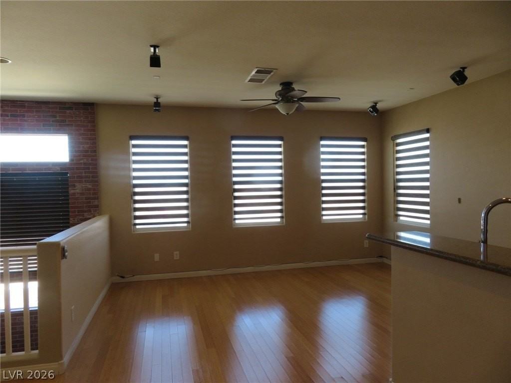 9342 Autumn View Ave - Photo 4 of 20