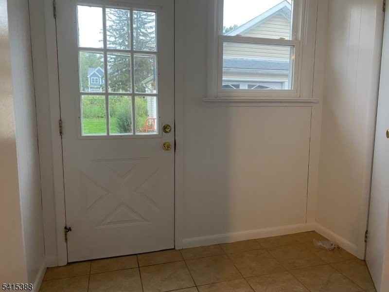 610 Downer St - Photo 3 of 10