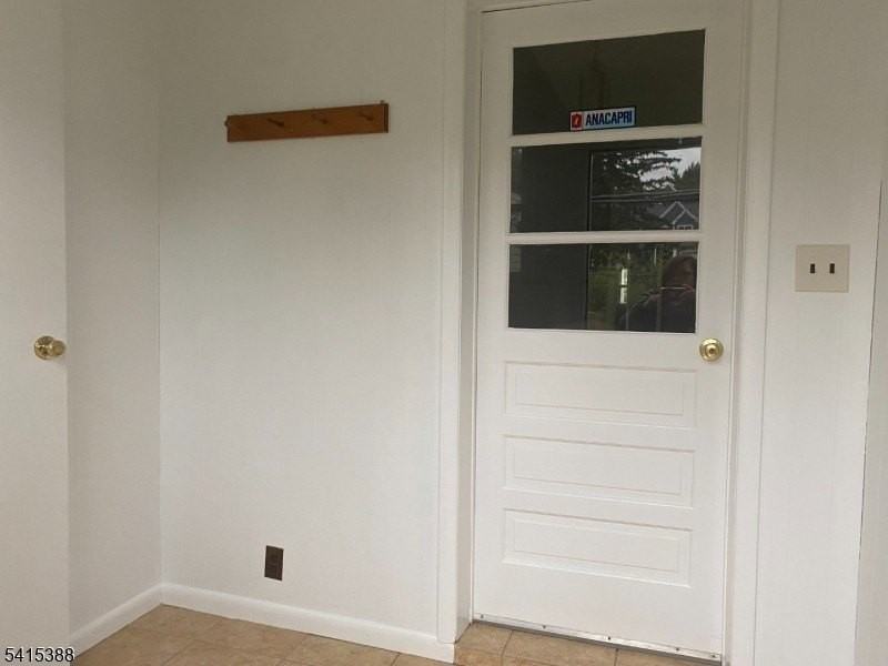 610 Downer St - Photo 4 of 10