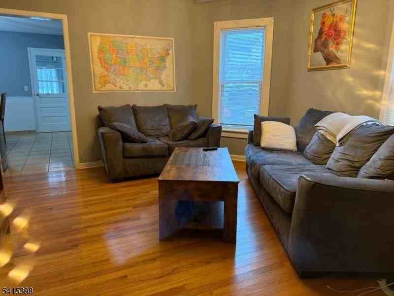 610 Downer St - Photo 5 of 10