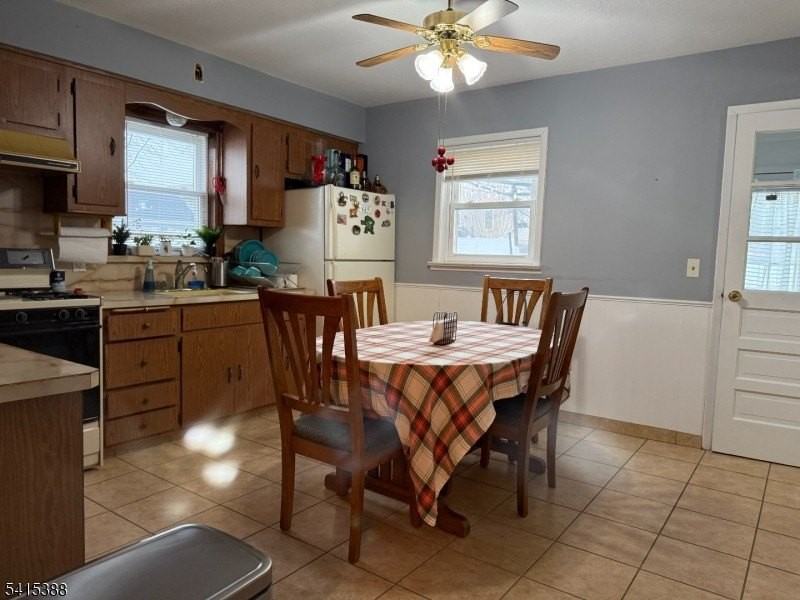 610 Downer St - Photo 6 of 10