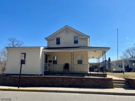 featured image of 52 Maple Ave