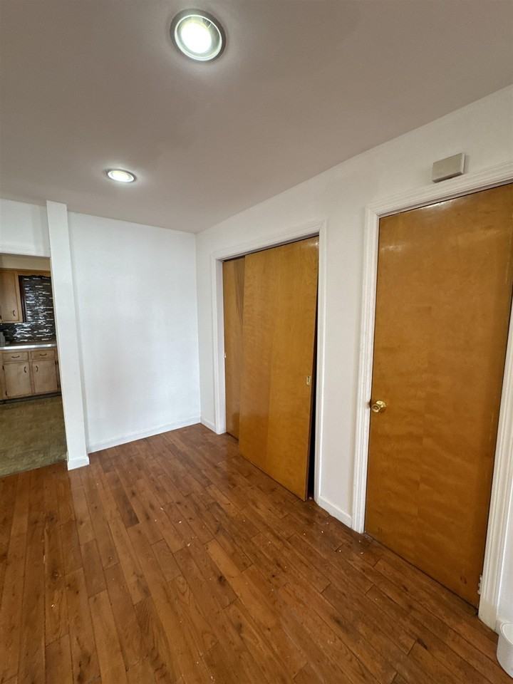 98 W 27th St - Photo 7 of 19