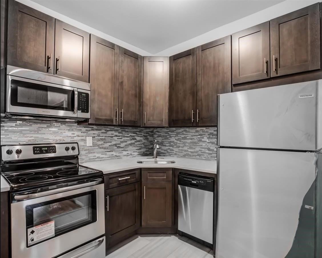 132 Jefferson St #2R - Photo 2 of 7