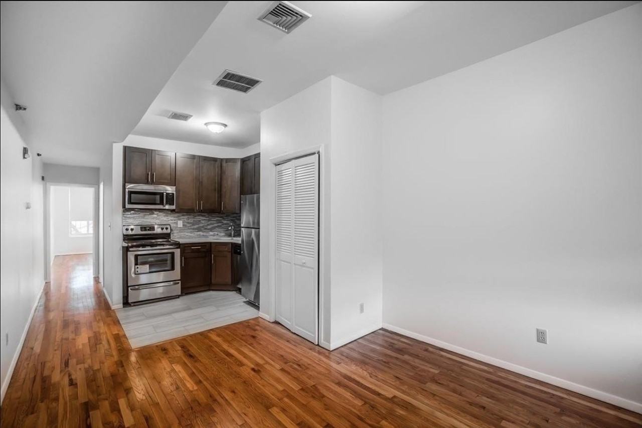 132 Jefferson St #2R - Photo 3 of 7