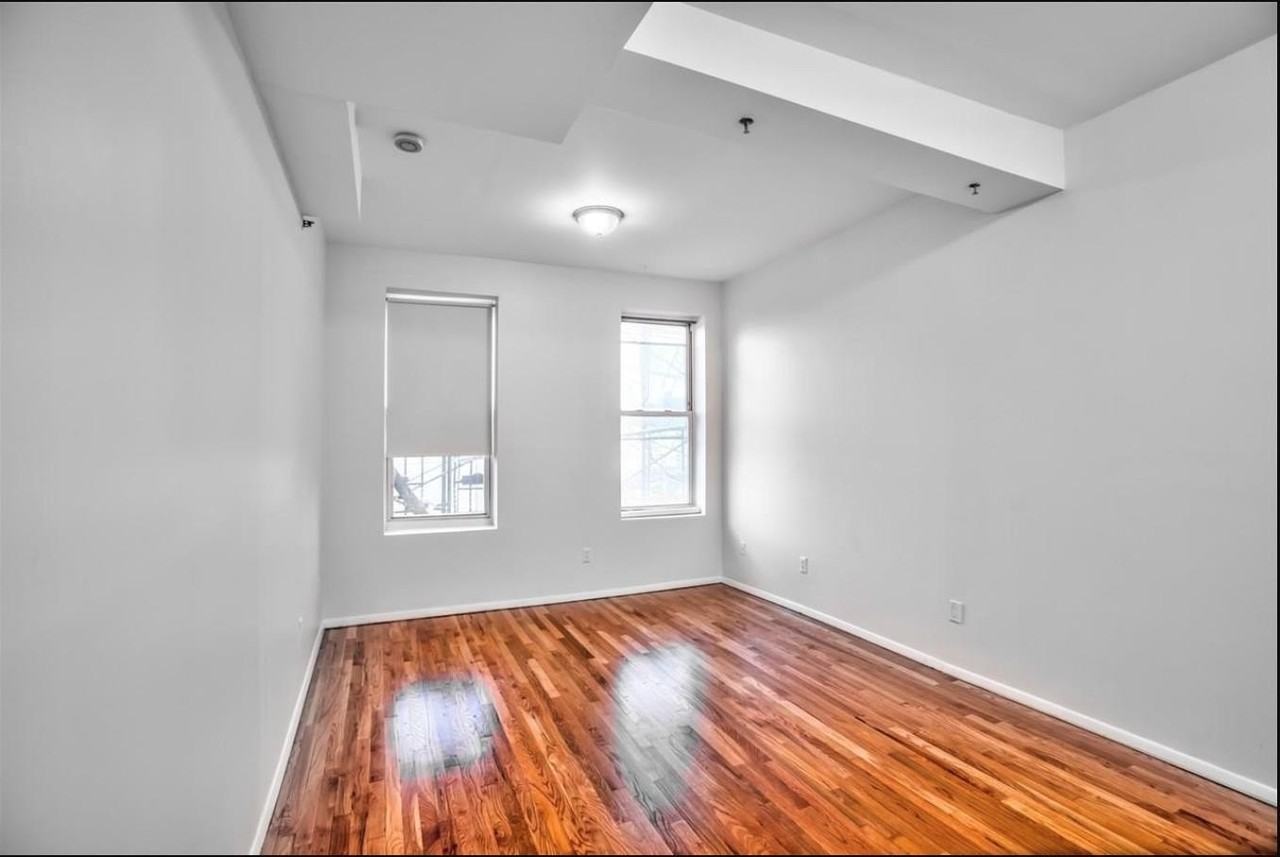 132 Jefferson St #2R - Photo 4 of 7