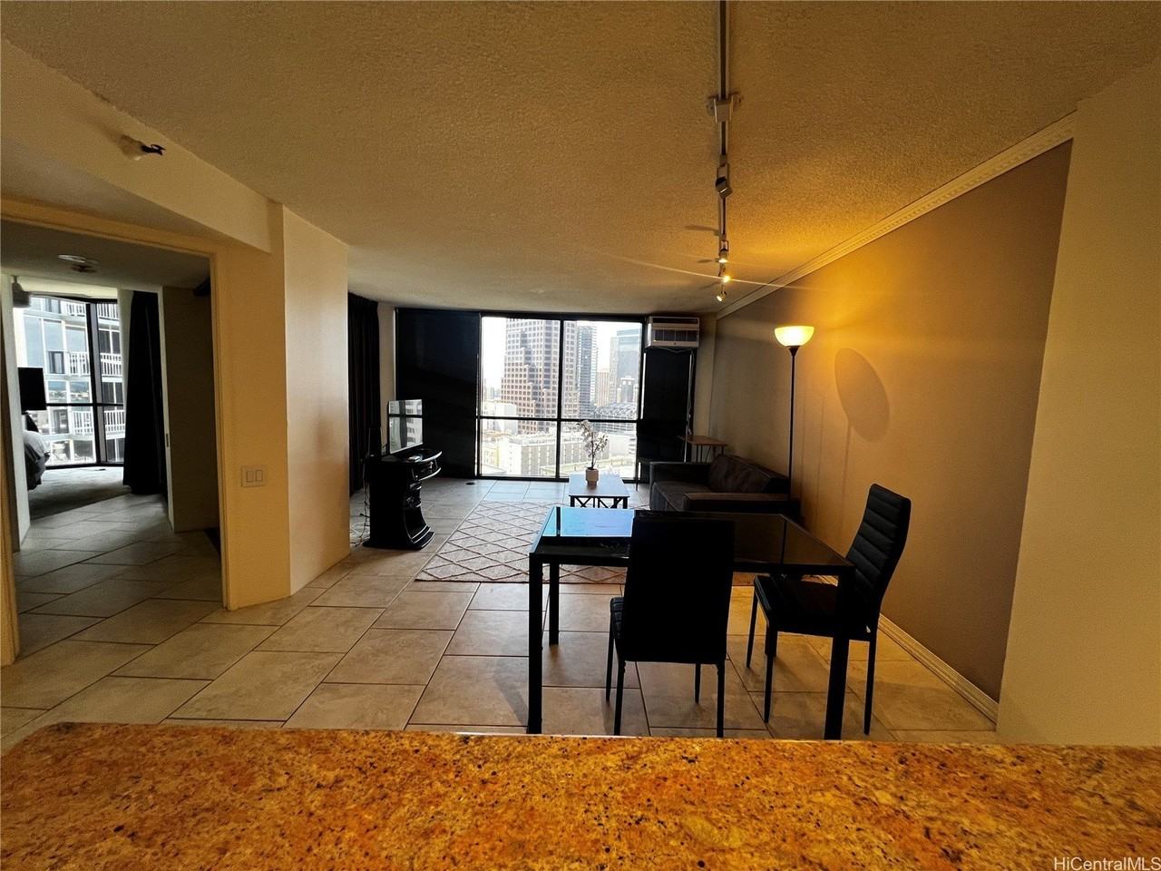 60 N Beretania St Apt 2008 - Photo 3 of 14