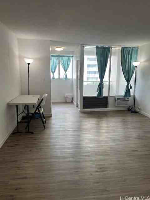 747 Amana St Apt 402