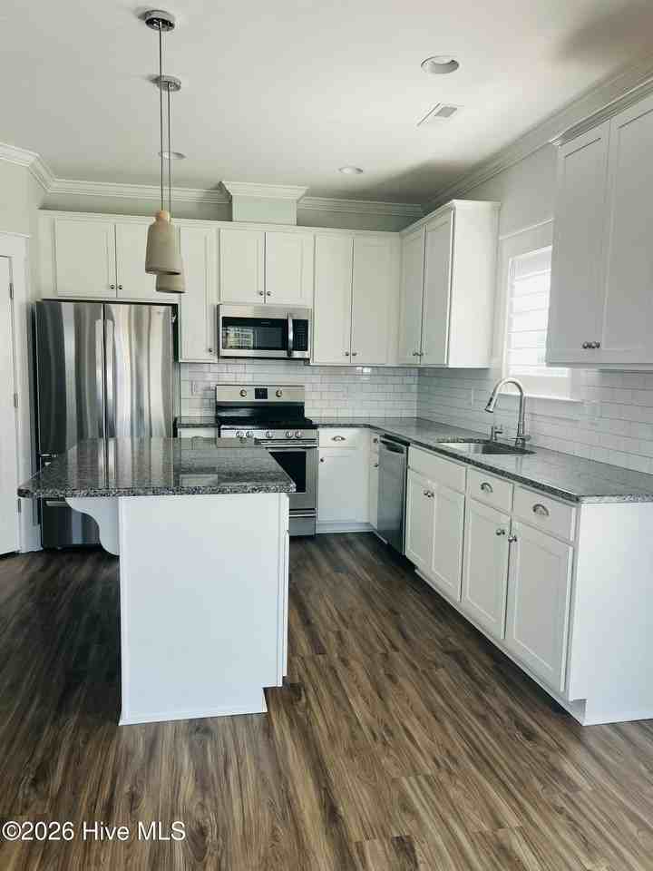 5633 Claremont Ct - Photo 7 of 31