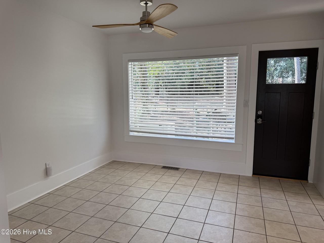 4707 Trent Woods Dr - Photo 4 of 24