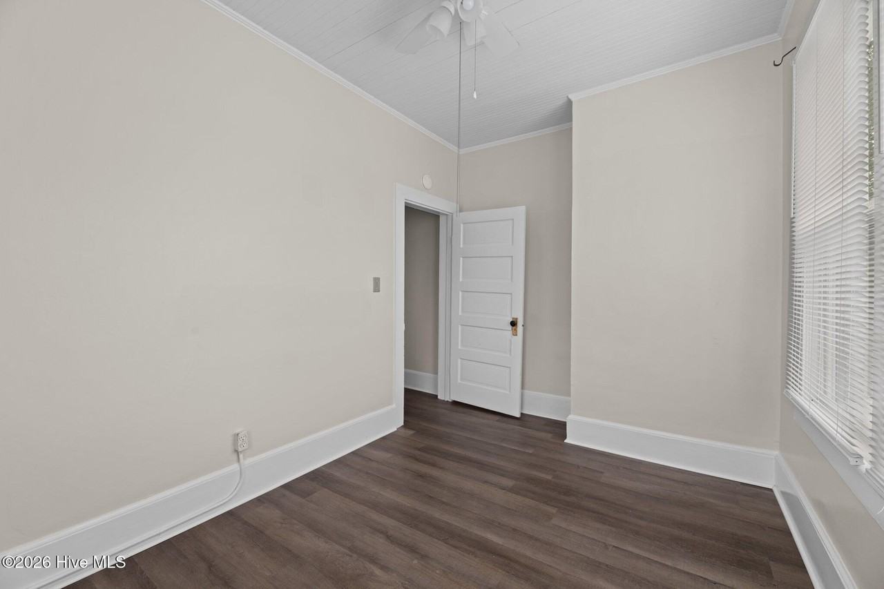 1821 Spencer Ave Unit B - Photo 3 of 19