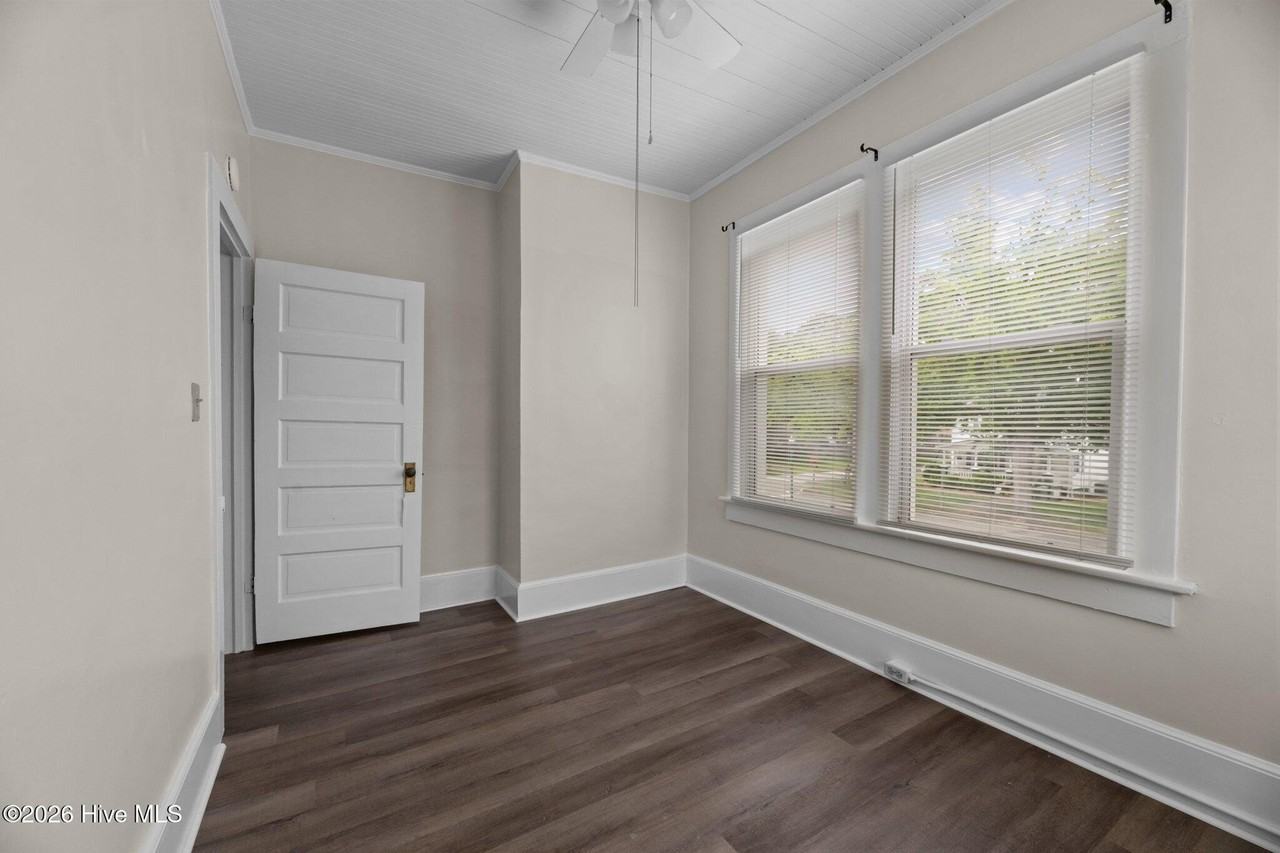 1821 Spencer Ave Unit B - Photo 4 of 19