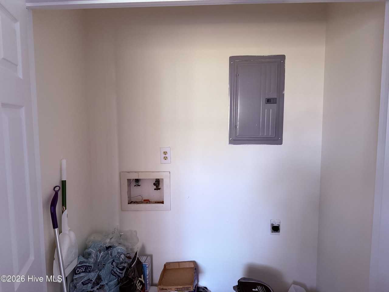 3810 Symi Cir Apt 4 - Photo 6 of 11