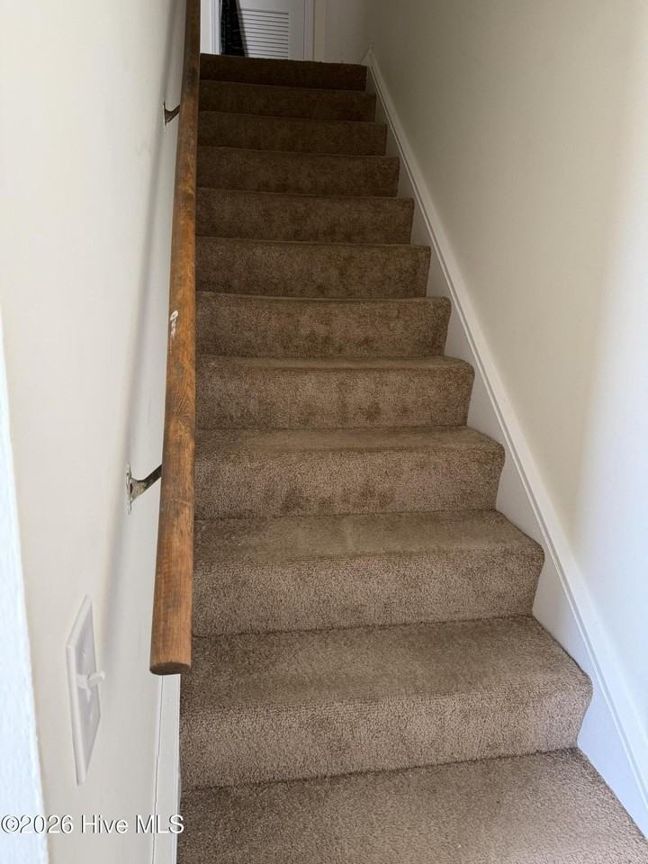 3810 Symi Cir Apt 20 - Photo 6 of 9