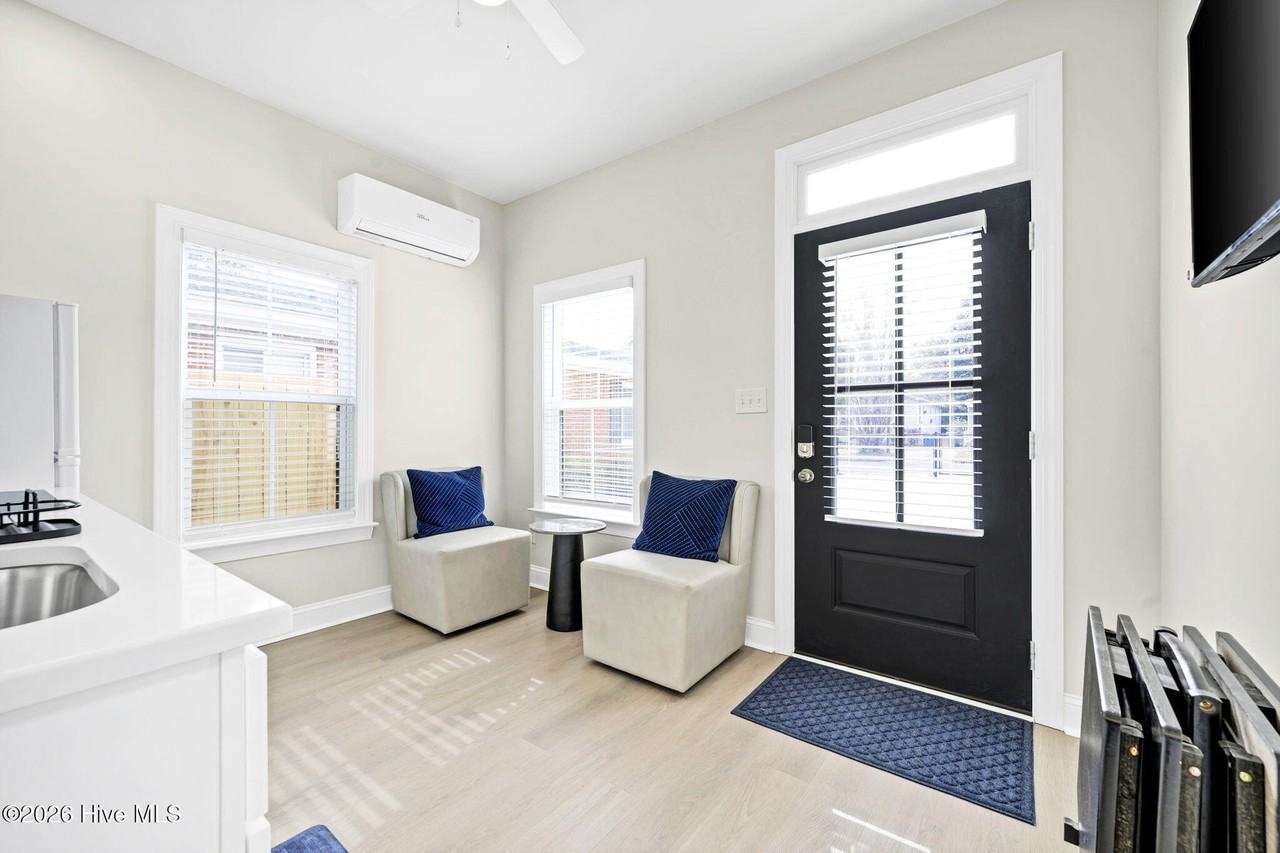 1405 Church St Unit A - Photo 4 of 10