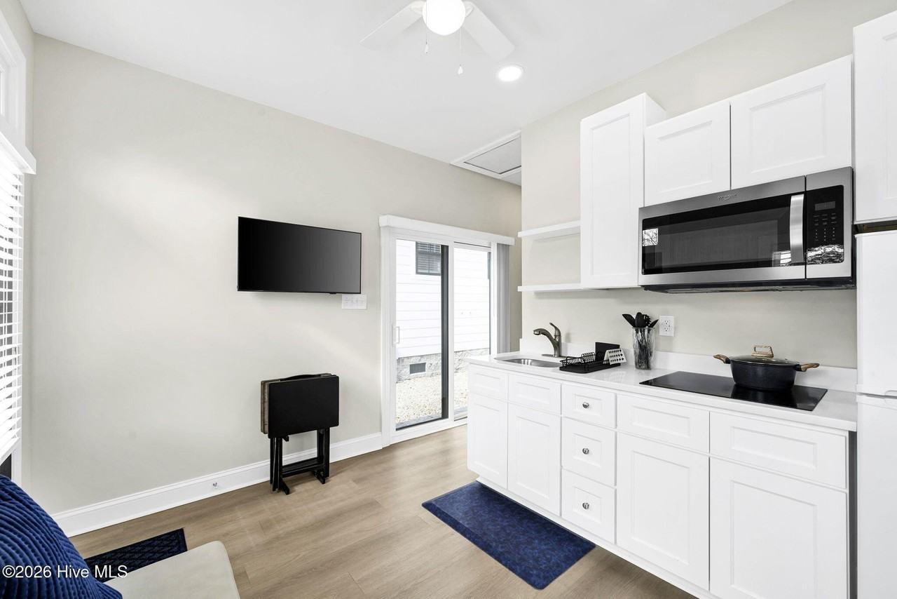 1405 Church St Unit A - Photo 5 of 10