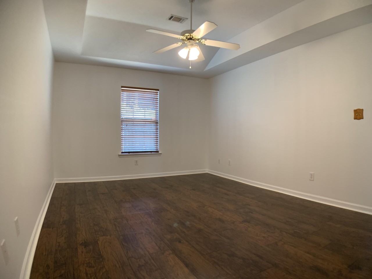 622 Brook Trl - Photo 5 of 15