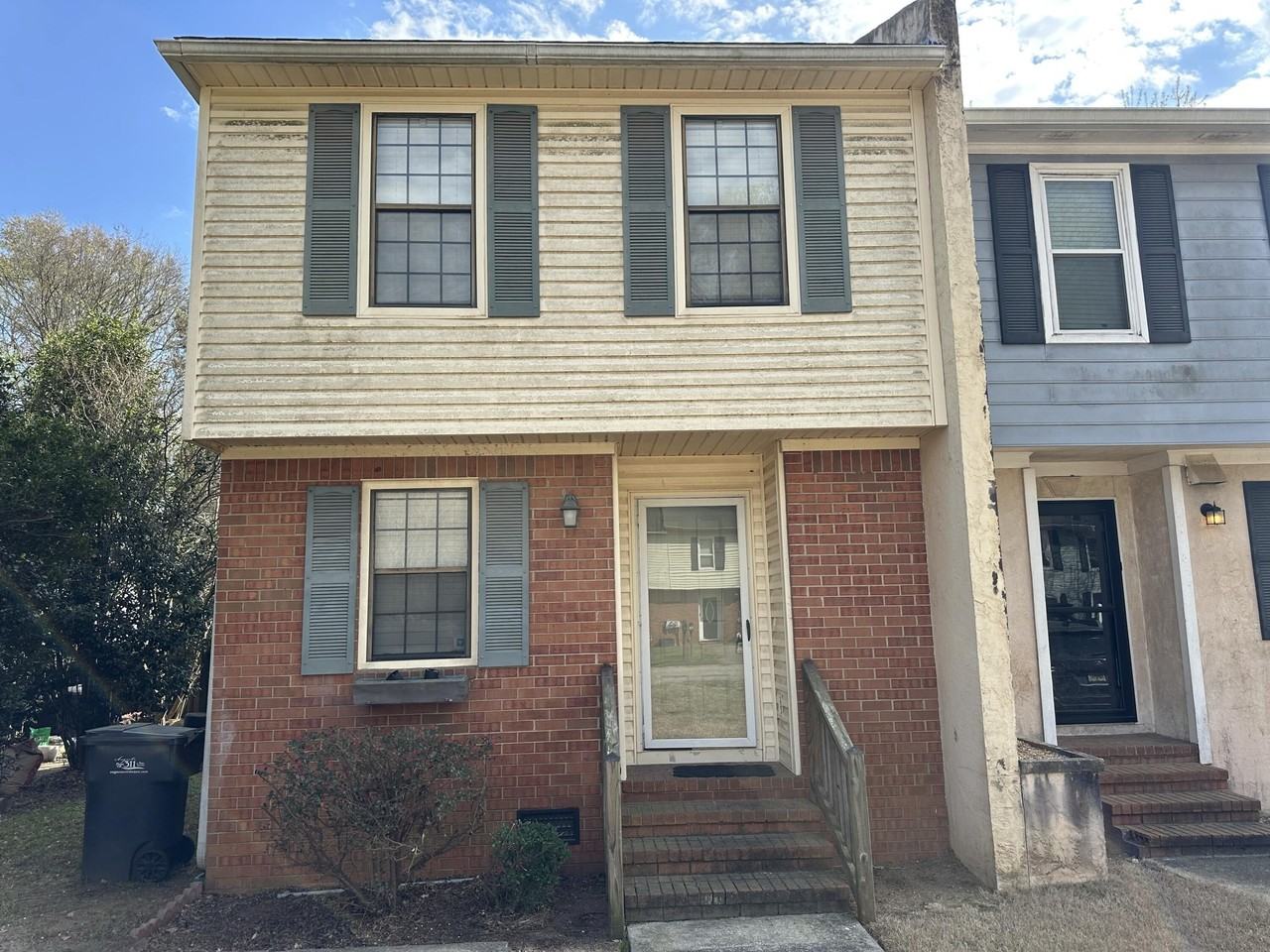 2448 Riverlook Dr - Photo 2 of 23