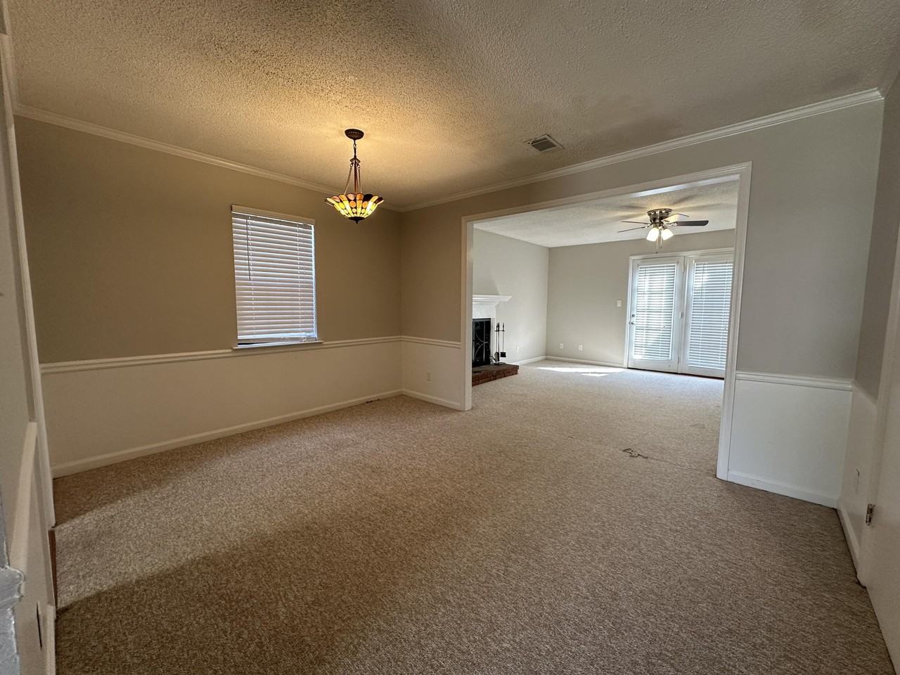 2448 Riverlook Dr - Photo 4 of 23