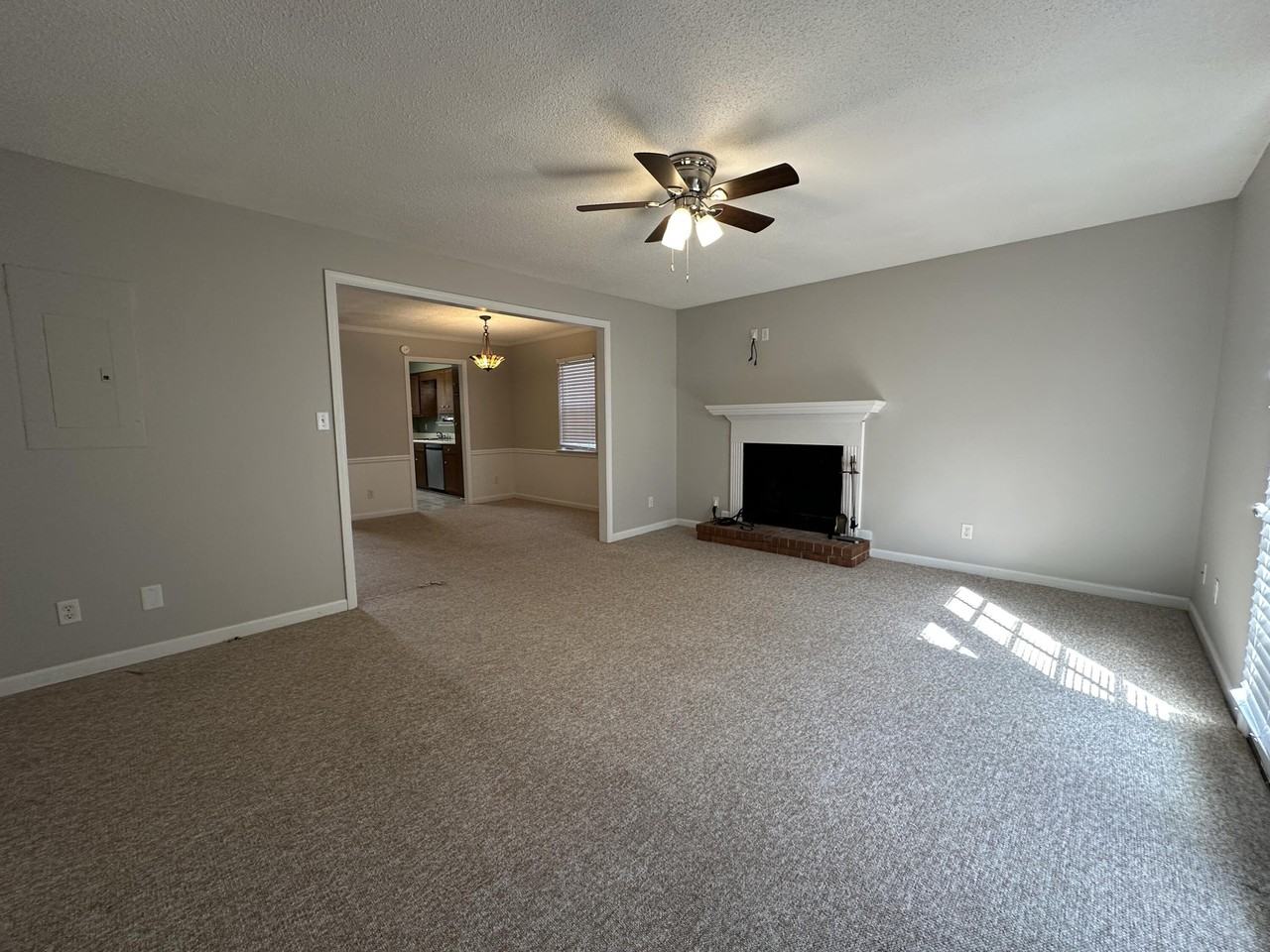 2448 Riverlook Dr - Photo 7 of 23