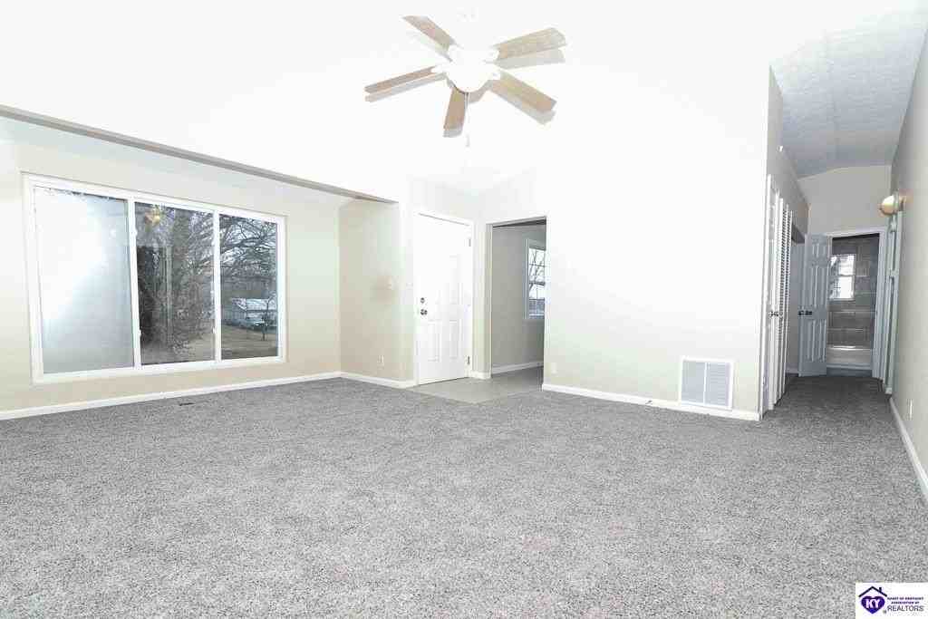 407 Knox Ave - Photo 5 of 24