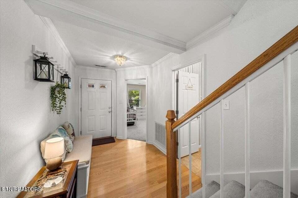 422 Brookshire Way - Photo 5 of 20