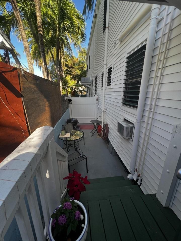 1830 Fogarty Ave #4 - Photo 7 of 8