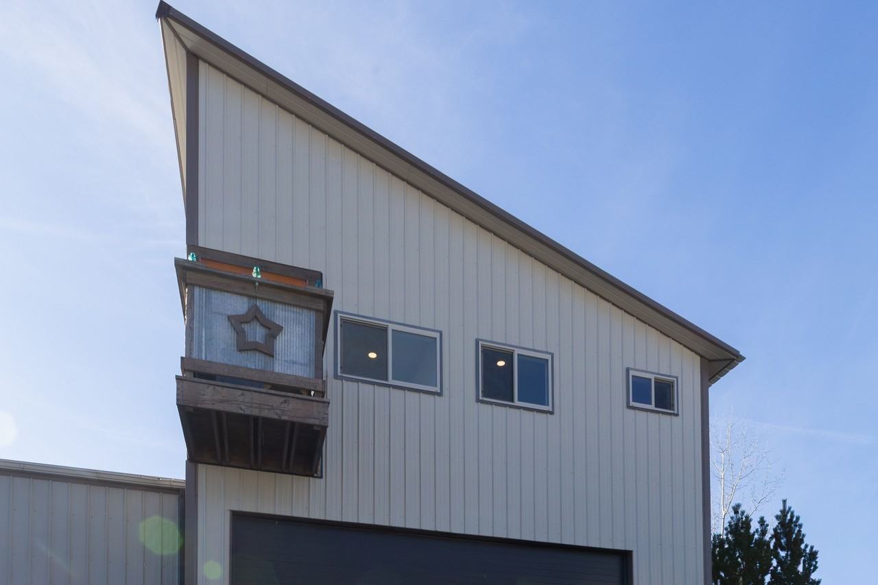 546 546 Alaska Frontage Road - Shop and - Photo 2 of 17