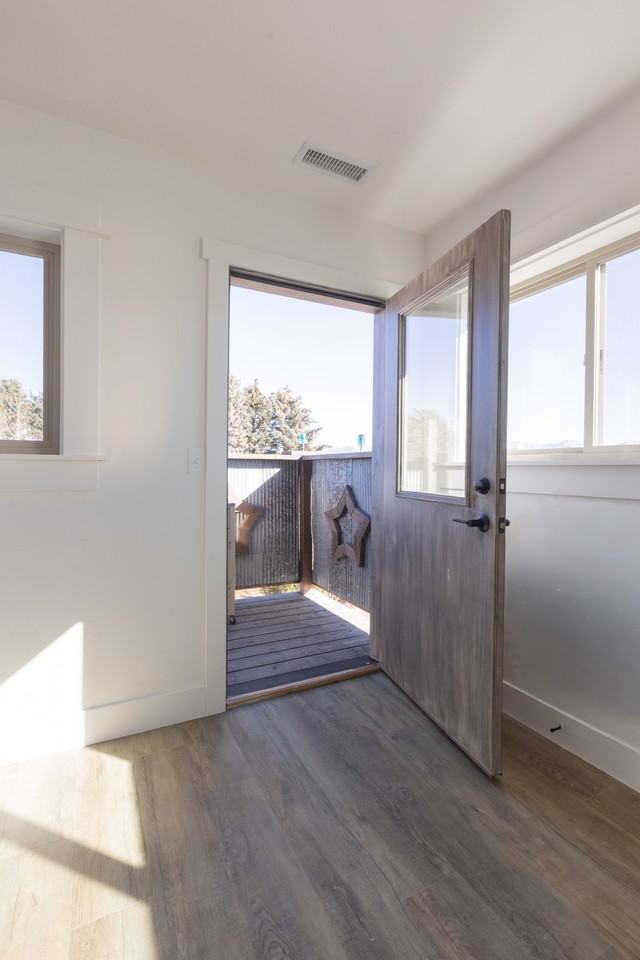 546 546 Alaska Frontage Road - Shop and - Photo 4 of 17