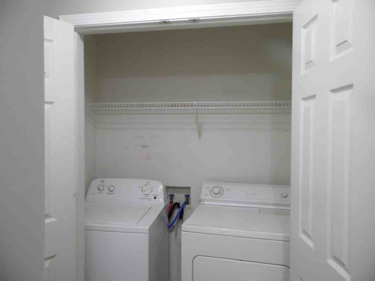 2781 Jacquelyn Ln Apt 212 - Photo 4 of 6