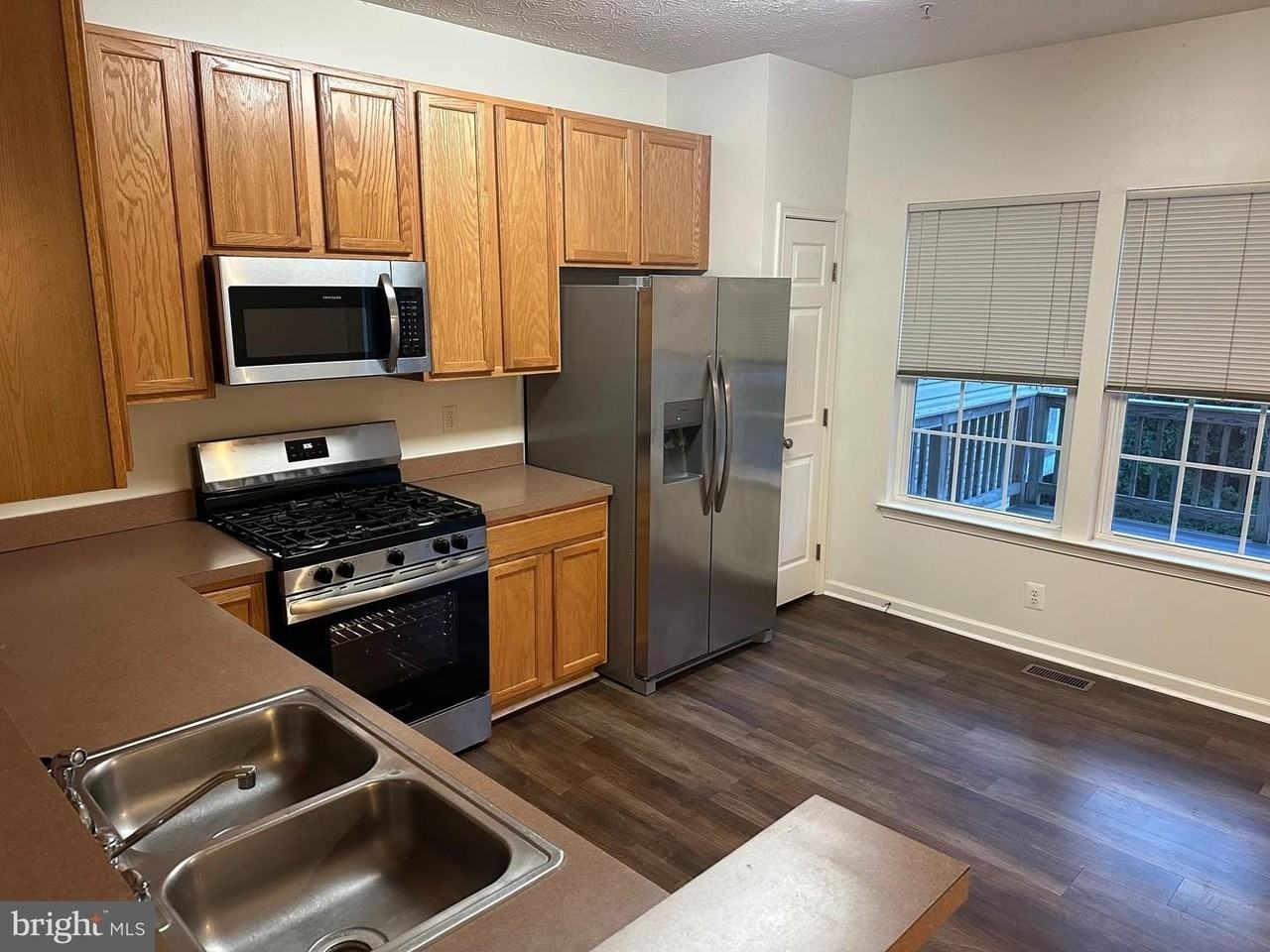 7216 Mockingbird Cir - Photo 4 of 40