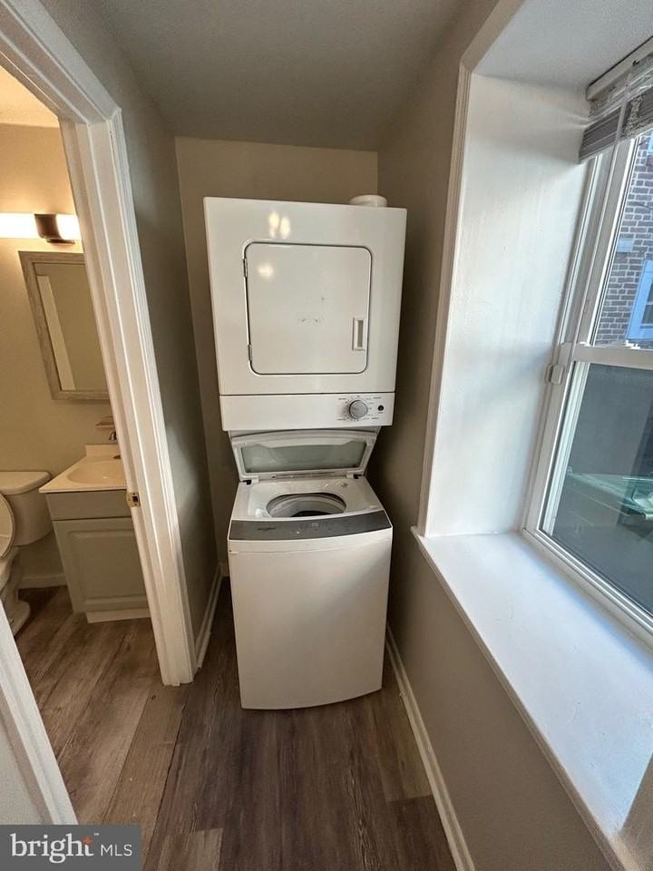 521 S Wolfe St - Photo 6 of 10