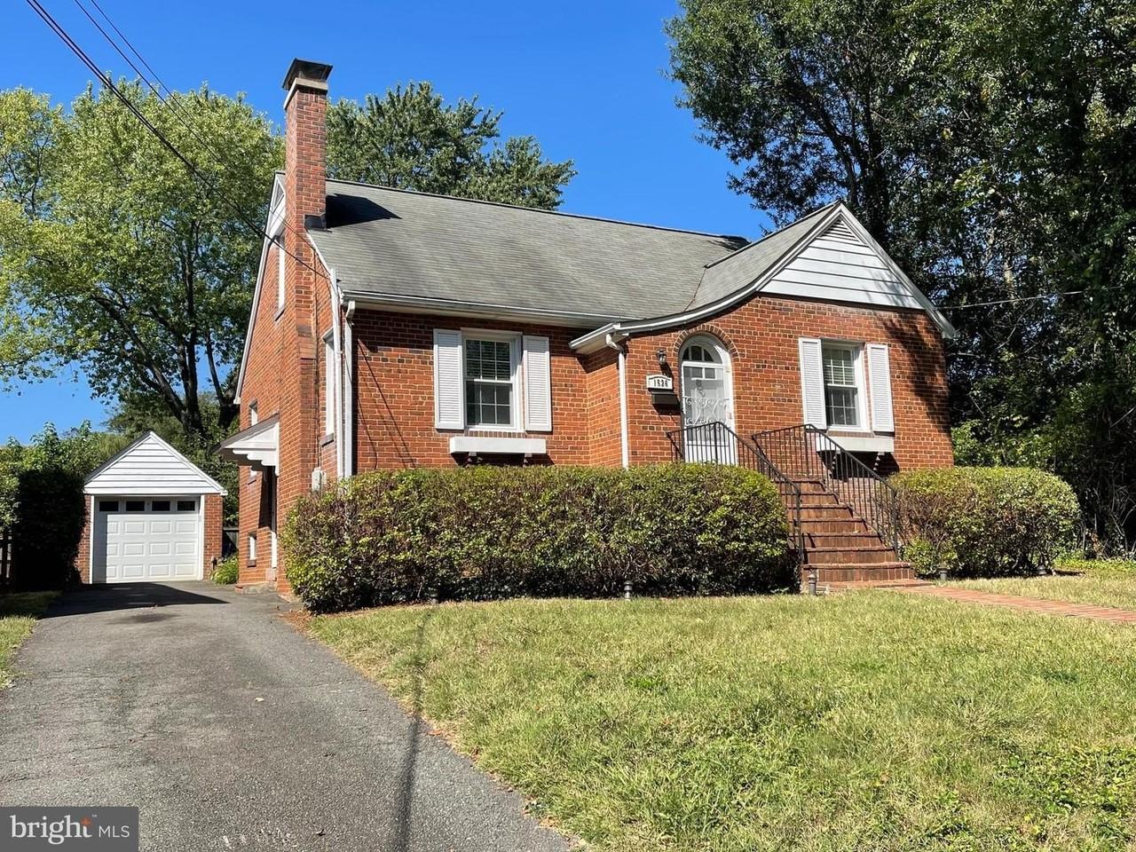 1526 N Utah St - Photo 3 of 50