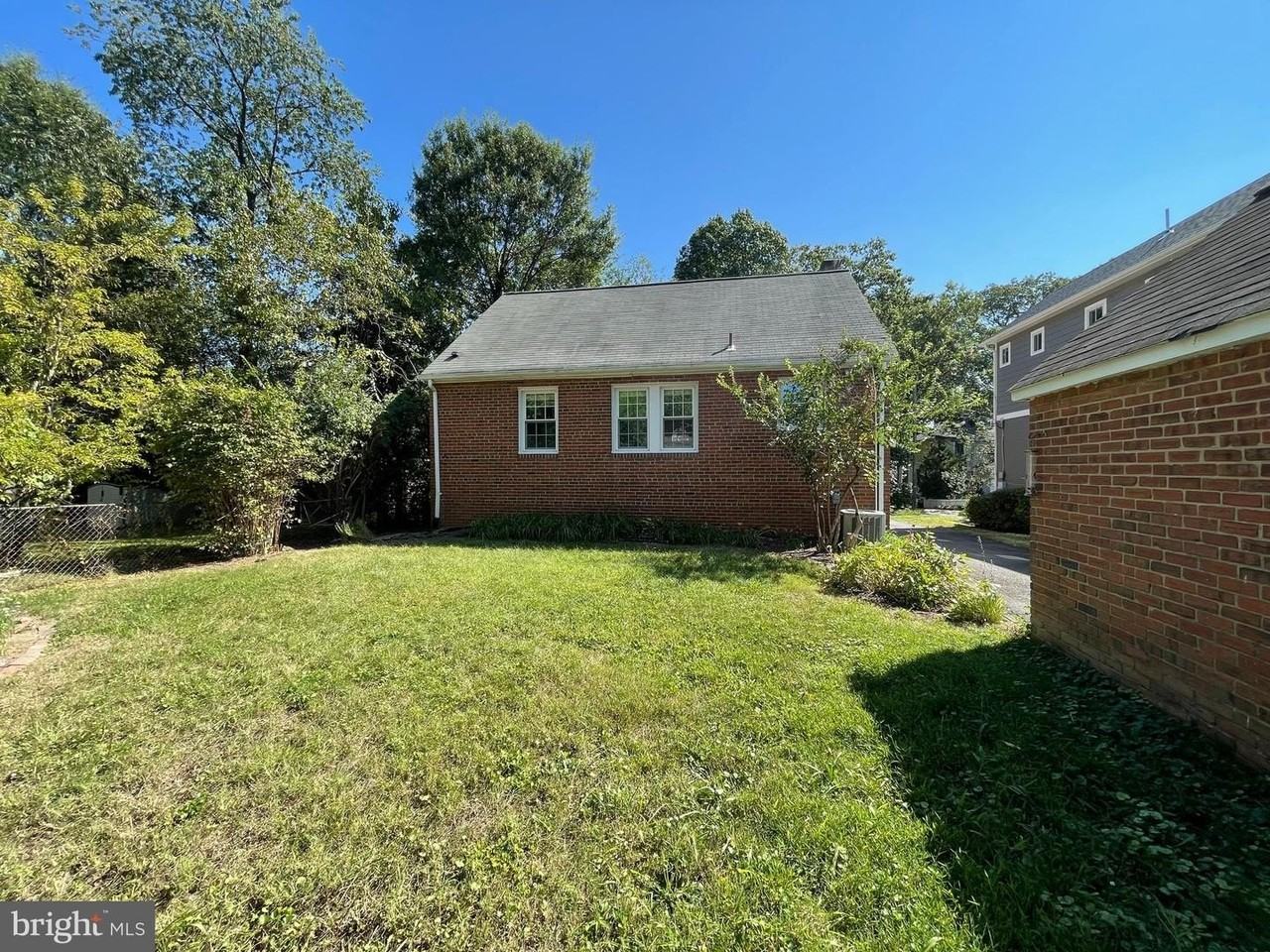 1526 N Utah St - Photo 6 of 50