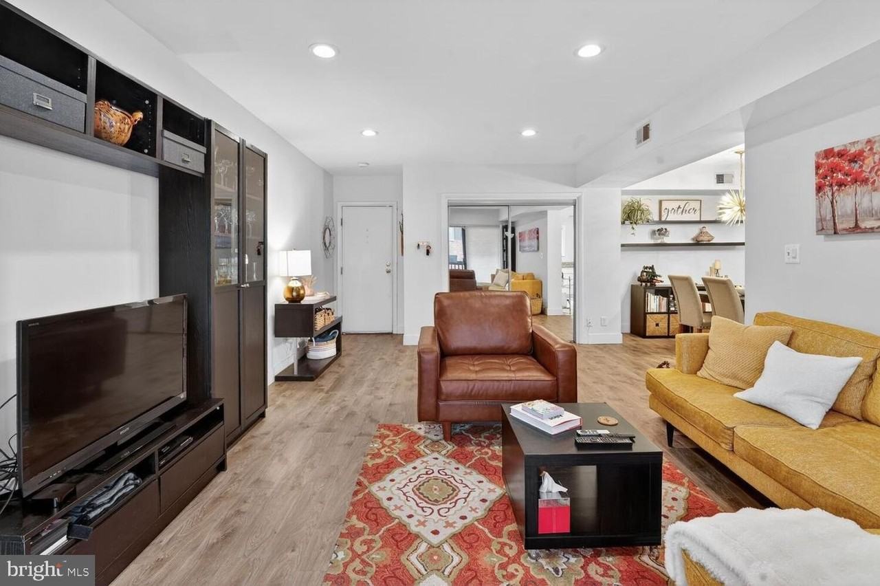 236 W Taylor Run Pkwy - Photo 7 of 20