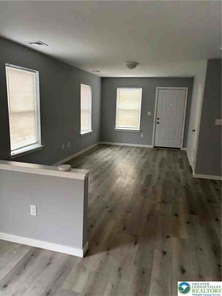 140 Gum St Unit B - Photo 7 of 12