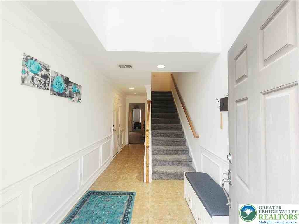 8517 Gateway Rd - Photo 7 of 50