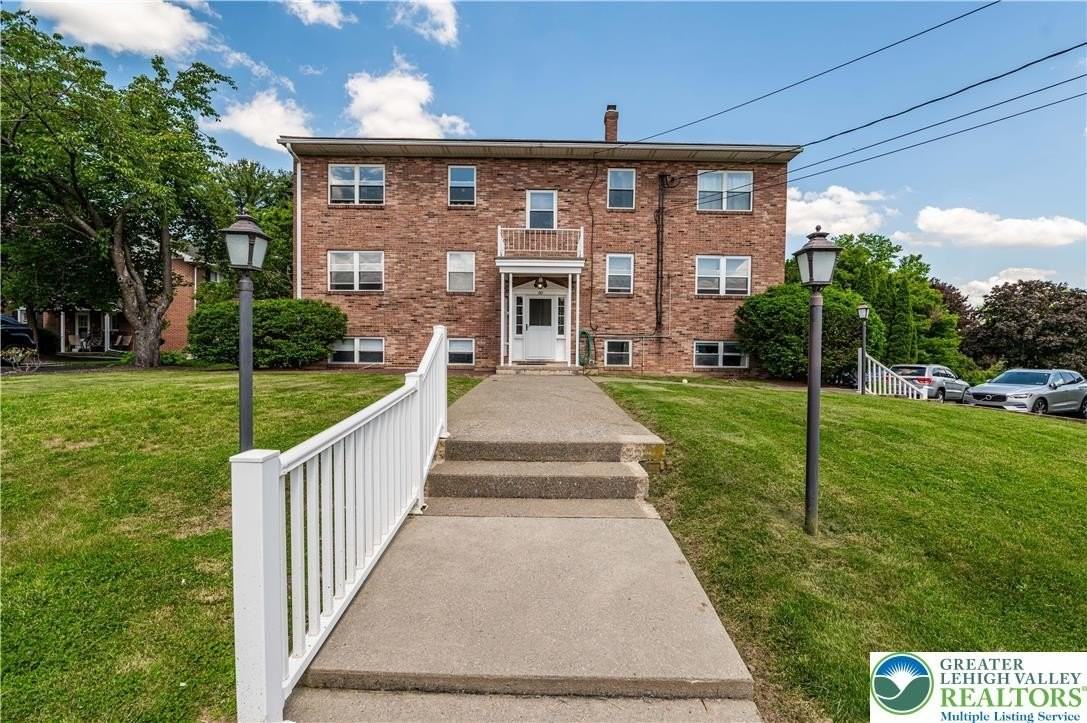 90 Gum St Apt 1n - Photo 2 of 22