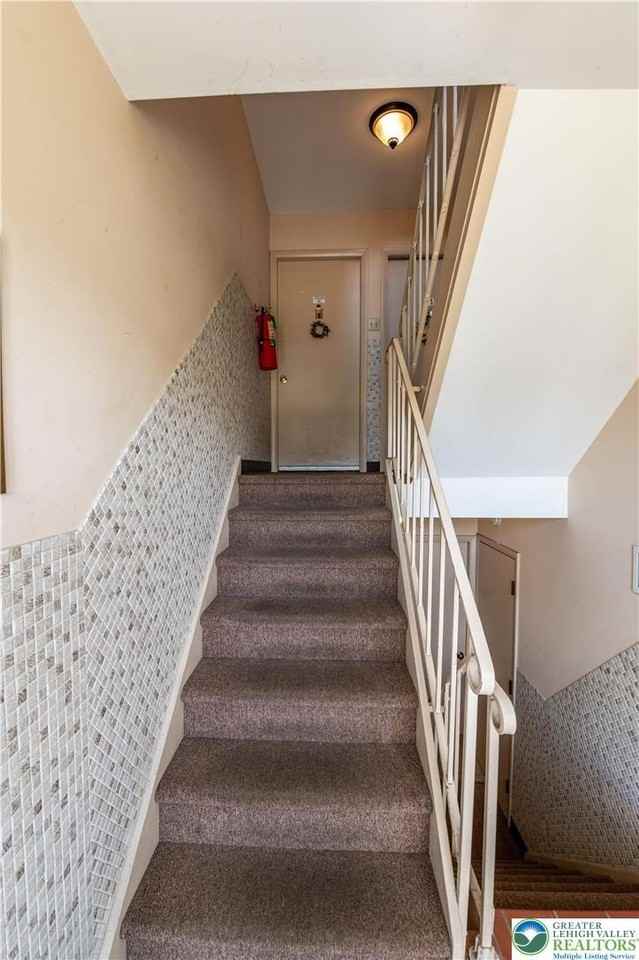 90 Gum St Apt 1n - Photo 3 of 22