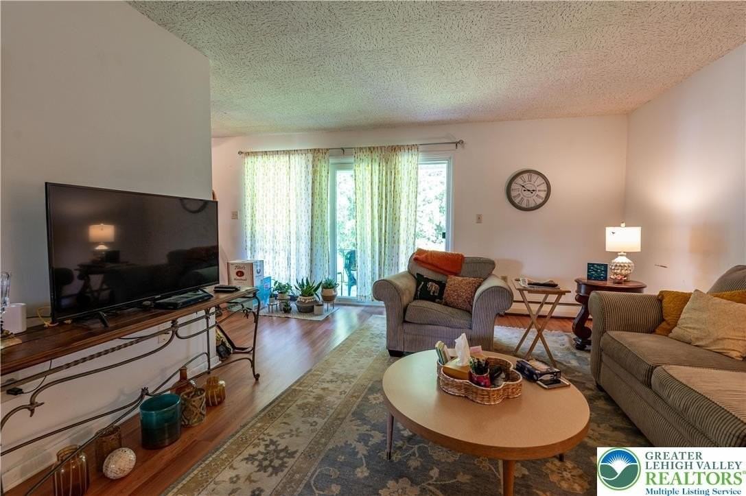 90 Gum St Apt 1n - Photo 7 of 22