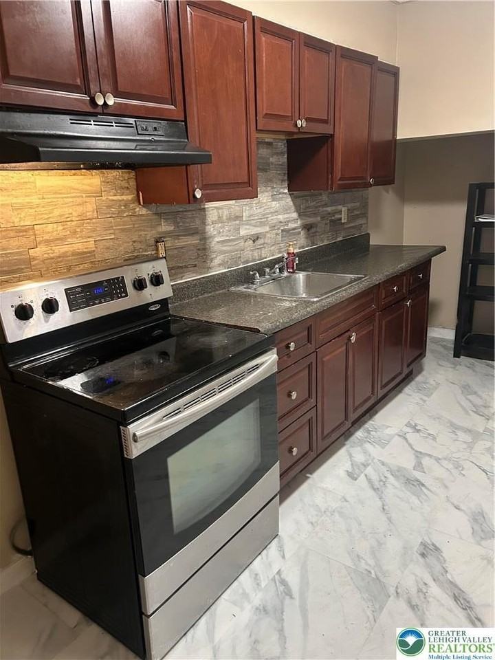 823 1/2 W Washington St - Photo 3 of 11