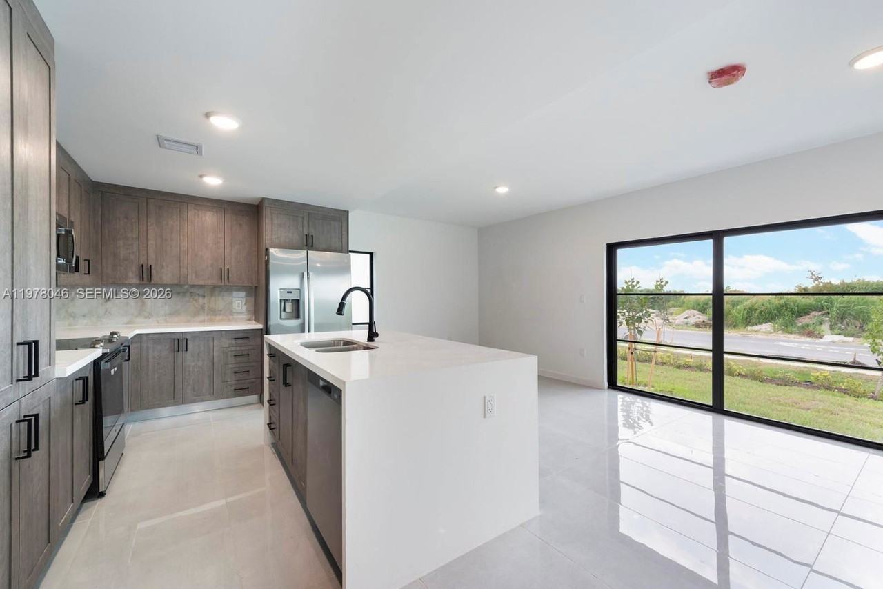 1344 Nw 2nd Ter - Photo 2 of 8