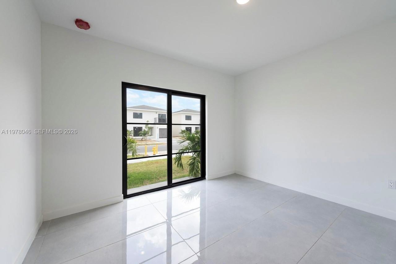 1344 Nw 2nd Ter - Photo 6 of 8