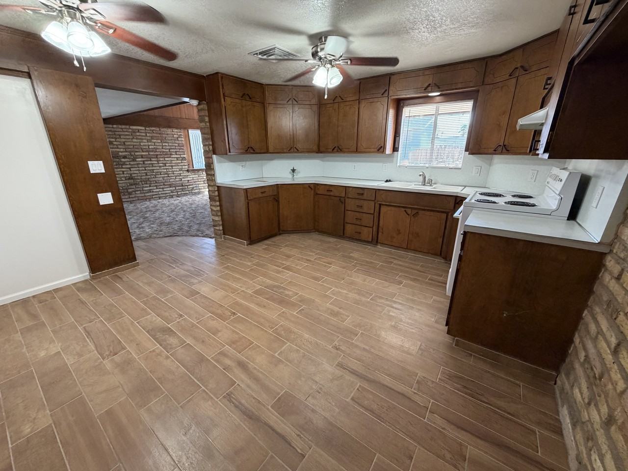 1044 Paradise Dr #1 - Photo 5 of 17