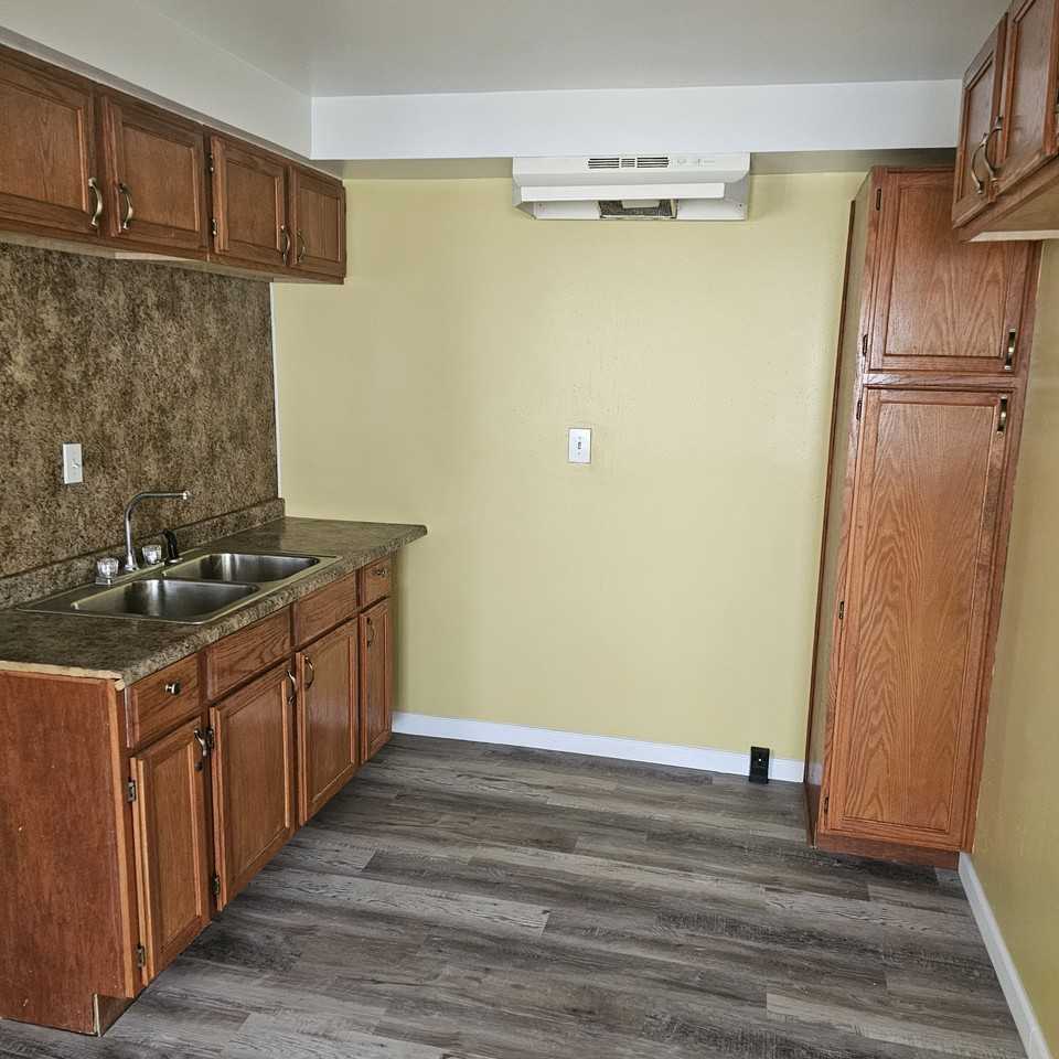 14740 W Chicago St #B - Photo 5 of 8