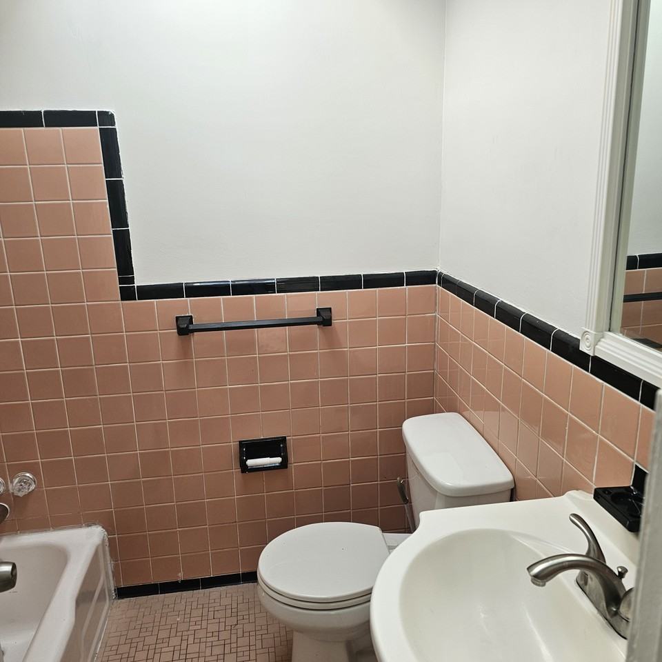 14740 W Chicago St #B - Photo 7 of 8